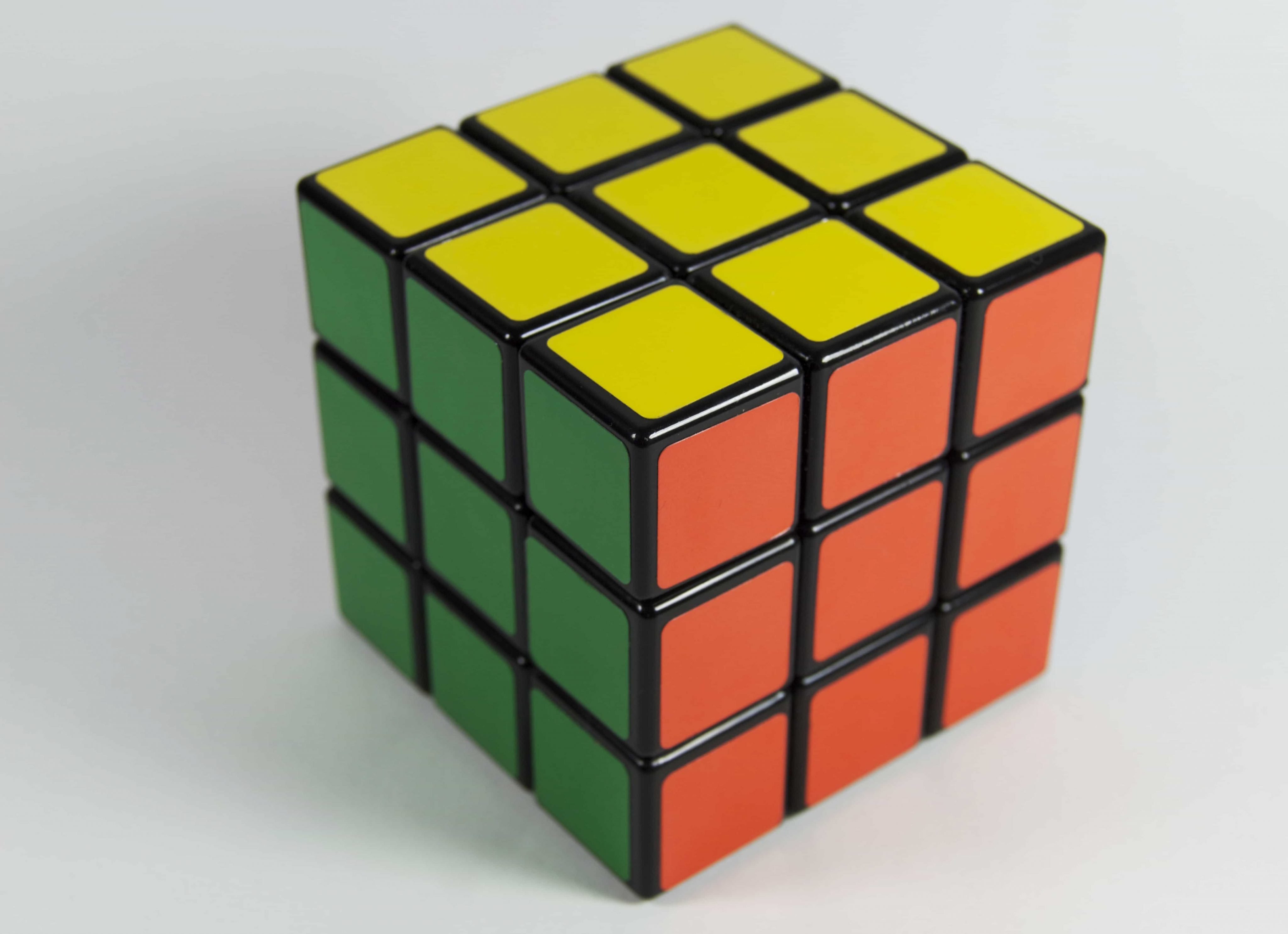 Фантастические композиции на кубике Рубика